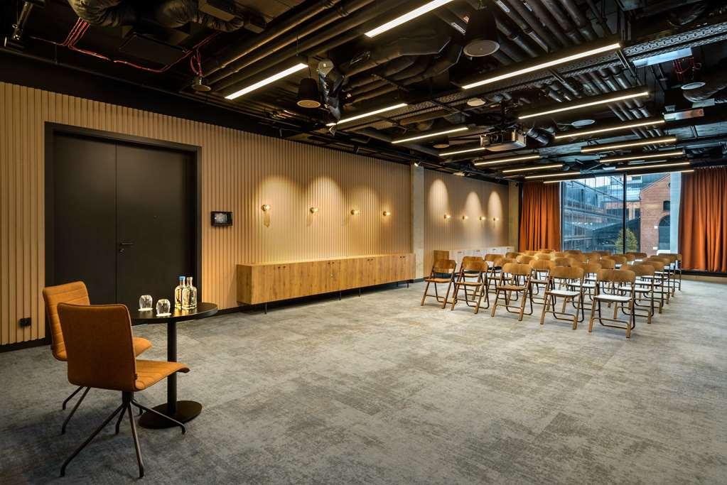 Hotel Barcelo Warsaw Powisle Facilidades foto