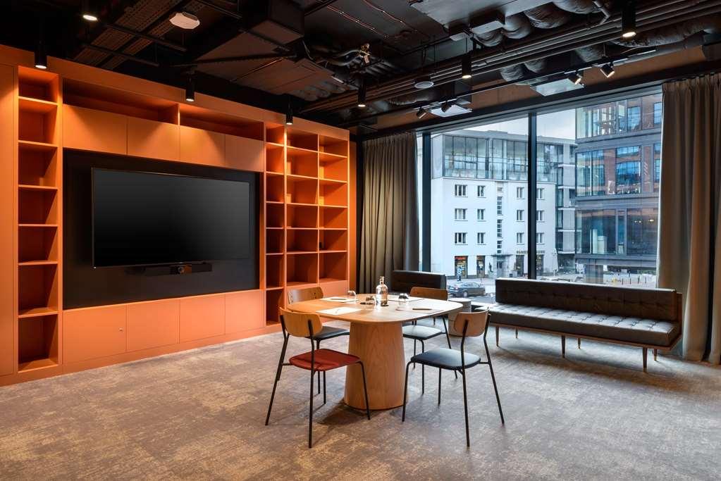Hotel Barcelo Warsaw Powisle Facilidades foto